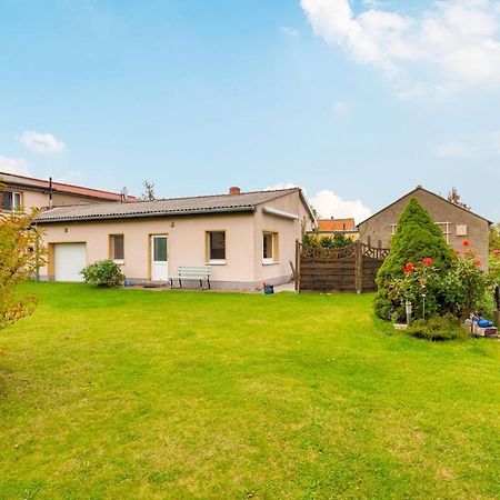 Idyllic Bungalow In Pepelow With Garden Zewnętrze zdjęcie