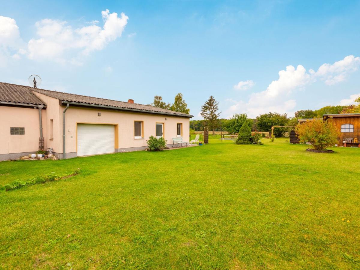 Idyllic Bungalow In Pepelow With Garden Zewnętrze zdjęcie