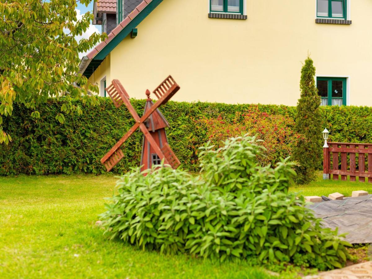 Idyllic Bungalow In Pepelow With Garden Zewnętrze zdjęcie