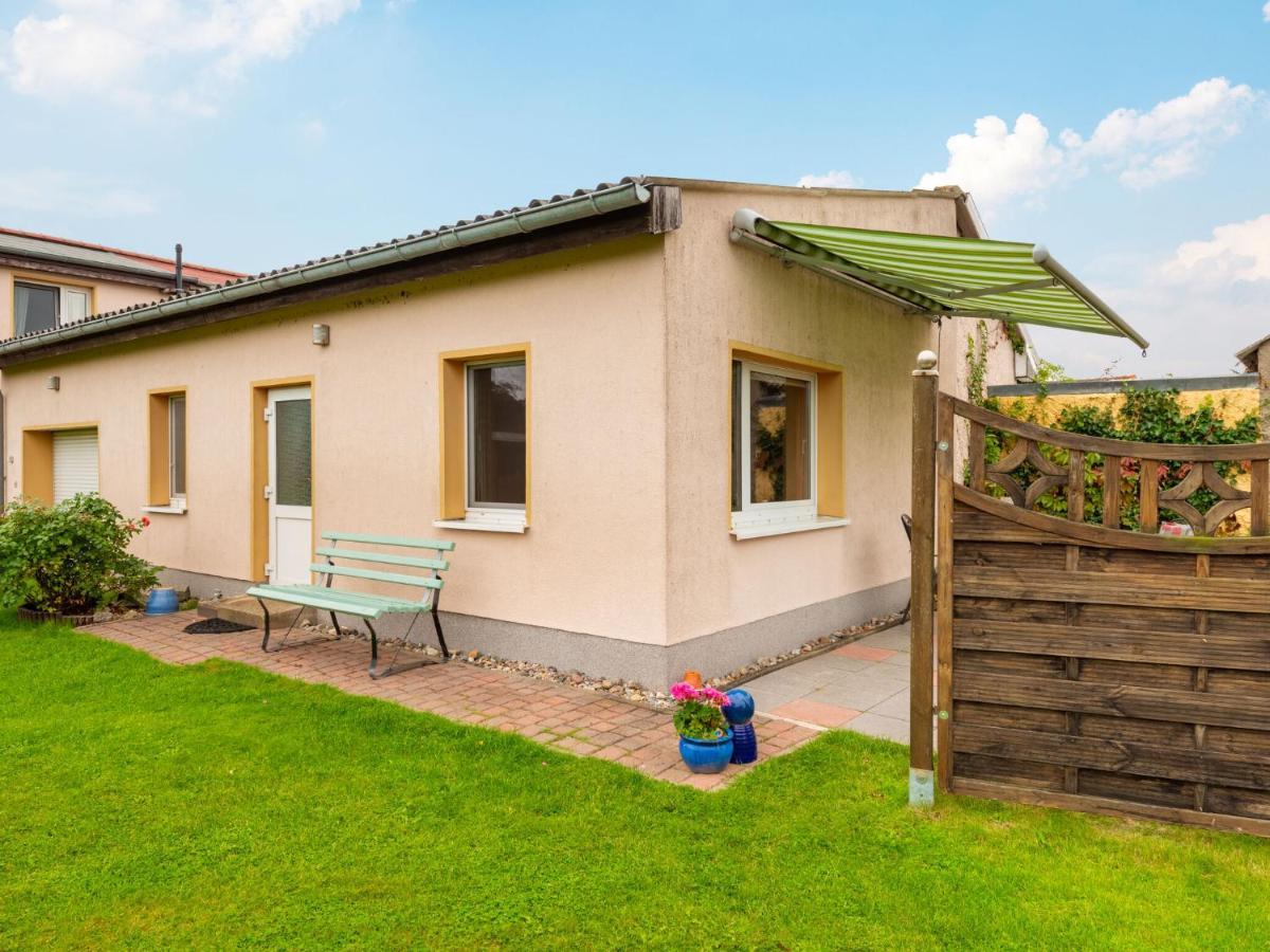 Idyllic Bungalow In Pepelow With Garden Zewnętrze zdjęcie
