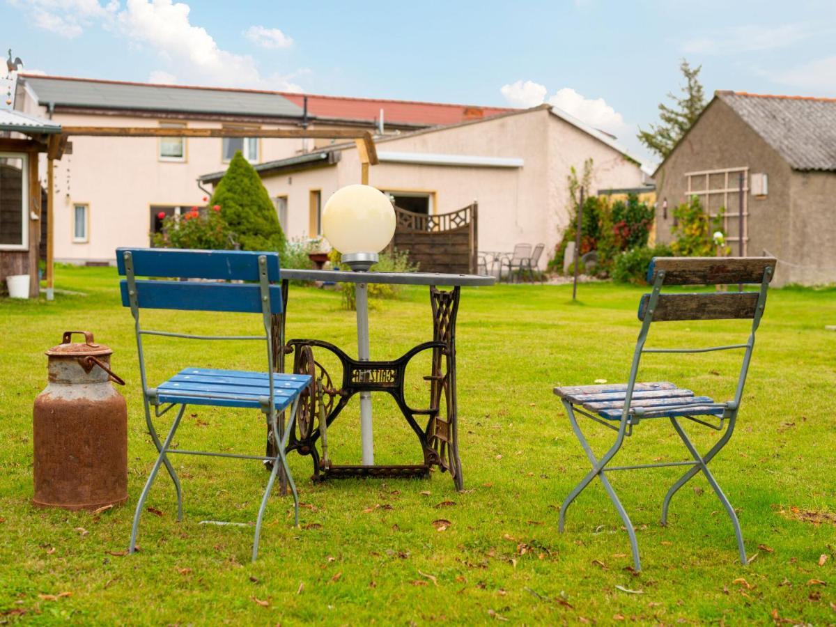 Idyllic Bungalow In Pepelow With Garden Zewnętrze zdjęcie