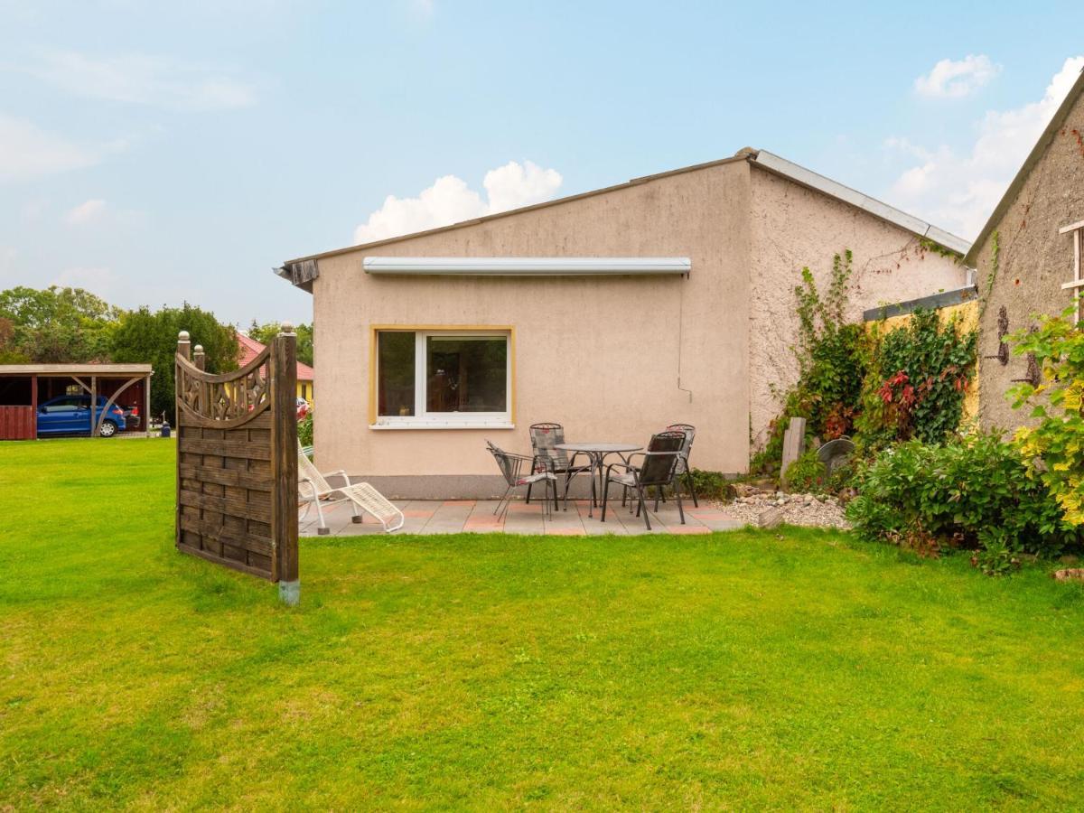 Idyllic Bungalow In Pepelow With Garden Zewnętrze zdjęcie