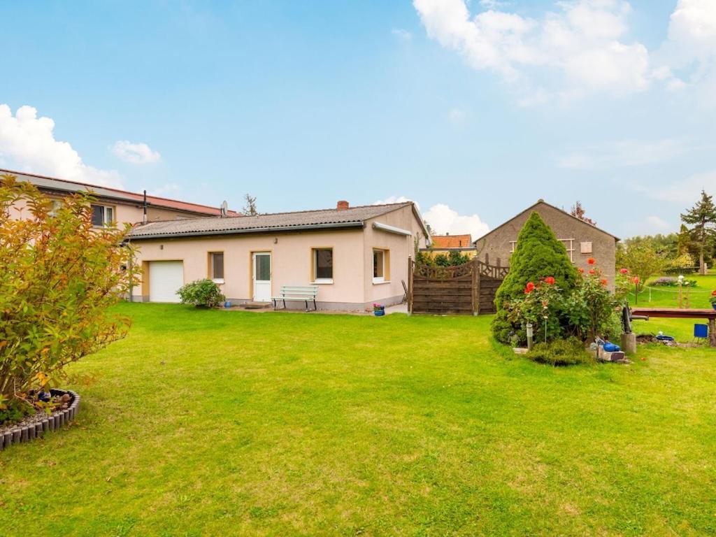 Idyllic Bungalow In Pepelow With Garden Zewnętrze zdjęcie